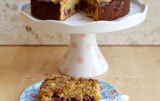 Blackberry & Ginger Crumble Cake - a teatime classic bake for with a cuppa.