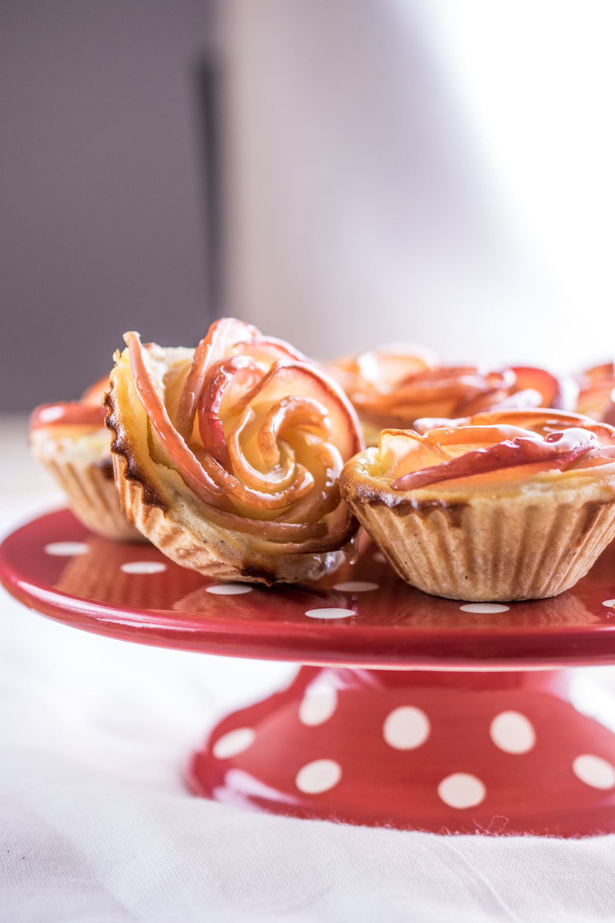 Cinnamon pastry filled with vanilla cheesecake and poached apple roses - easy to make, stunning to look at!