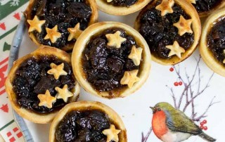 Mince Pies with Cream Cheese Pastry - Low Syn!